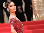 Cinta Laura Tampil Memukau dengan Kebaya Merah di Cannes 2025 | Pesona Budaya Indonesia Mendunia